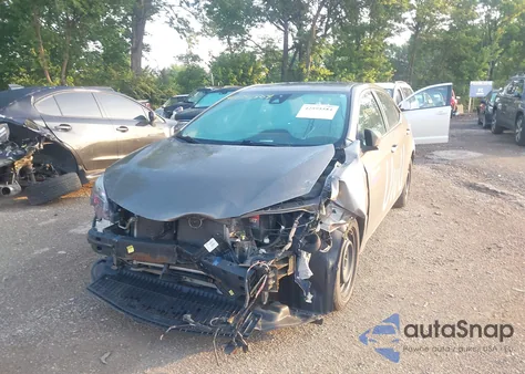 2017 Toyota Corolla Le z USA, uszkodzony, nr VIN 5YFBURHE4HP702843